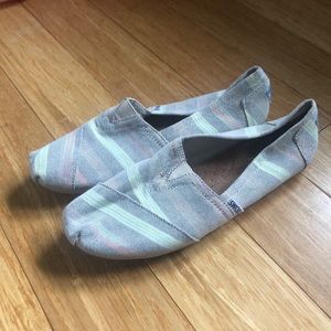 Women’s striped Toms